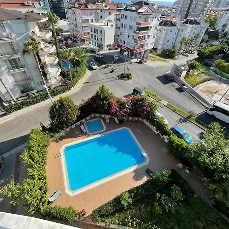 Deniz,kale Manzarali 3+1 Havuzlu Apartamento