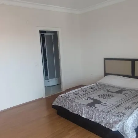 Deniz,kale Manzarali 3+1 Havuzlu Appartement